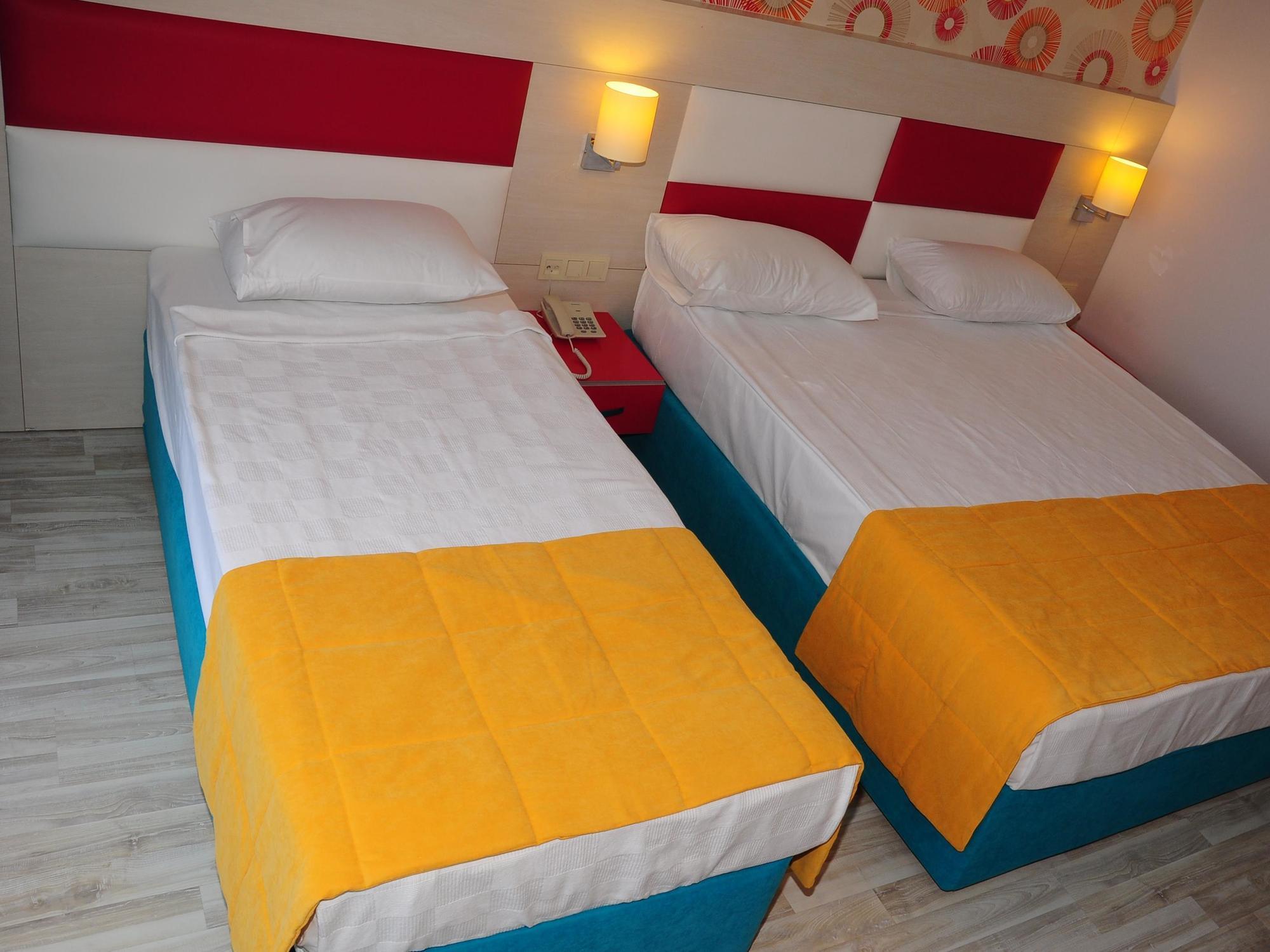 Hotel Win & Side